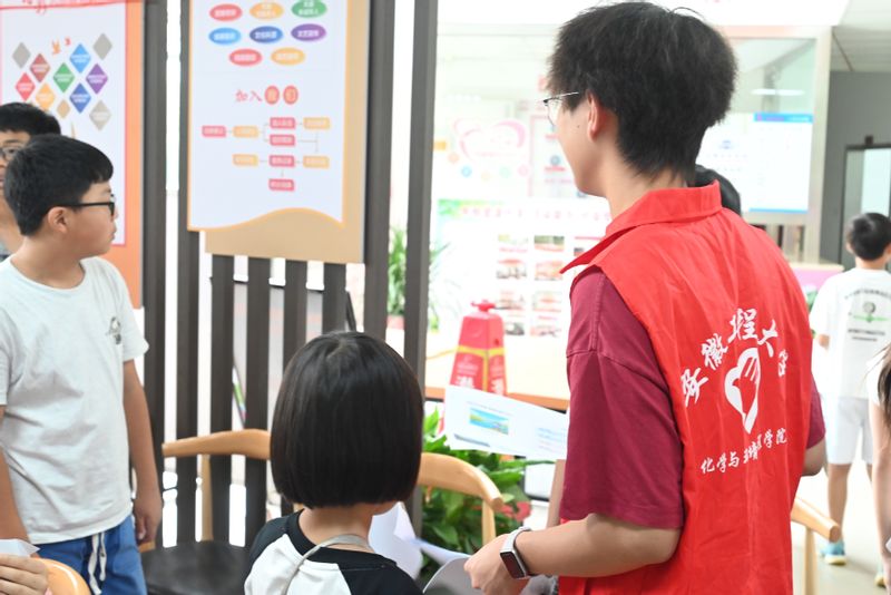 课堂宣讲入社区 青声共护长江水——化环学院“碧水青航”实践团走进社区宣讲长...