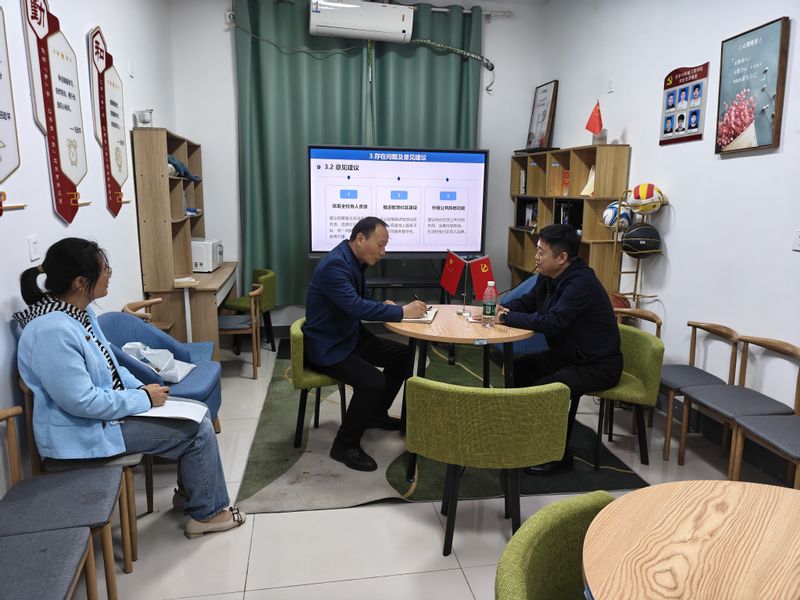 校领导深入化学与环境工程学院调研学生和谐社区工作